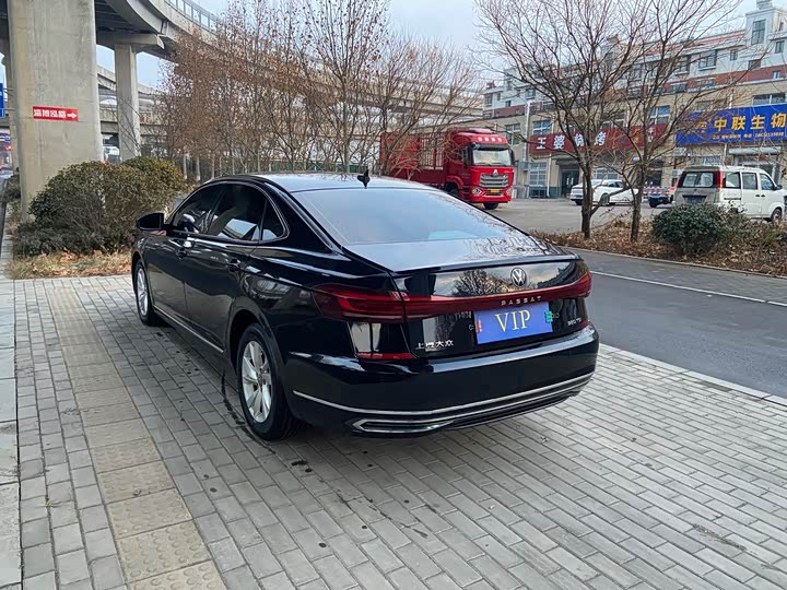 Фото 2 - Volkswagen Passat