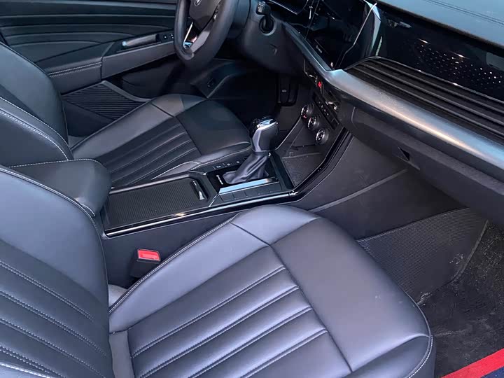 Фото 8 - Volkswagen Passat