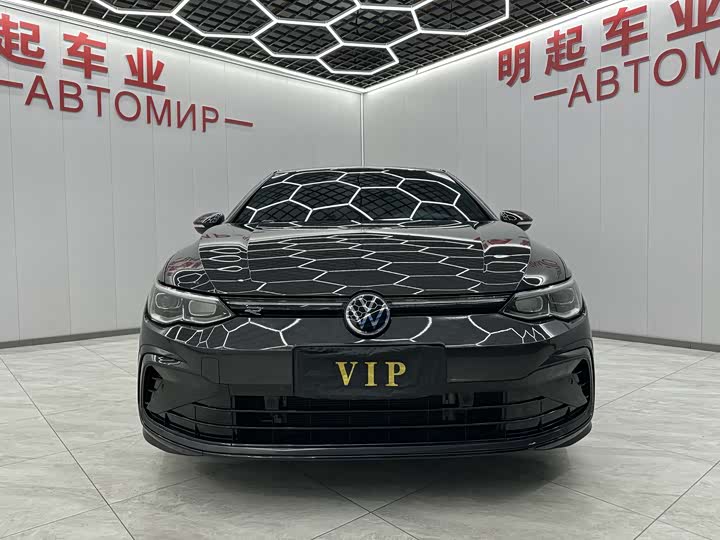 Фото 3 - Volkswagen Golf