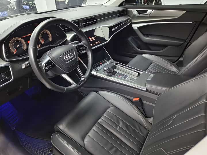 Фото 4 - Audi A6L