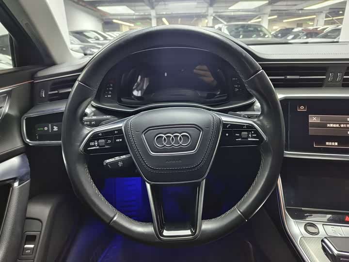 Фото 9 - Audi A6L