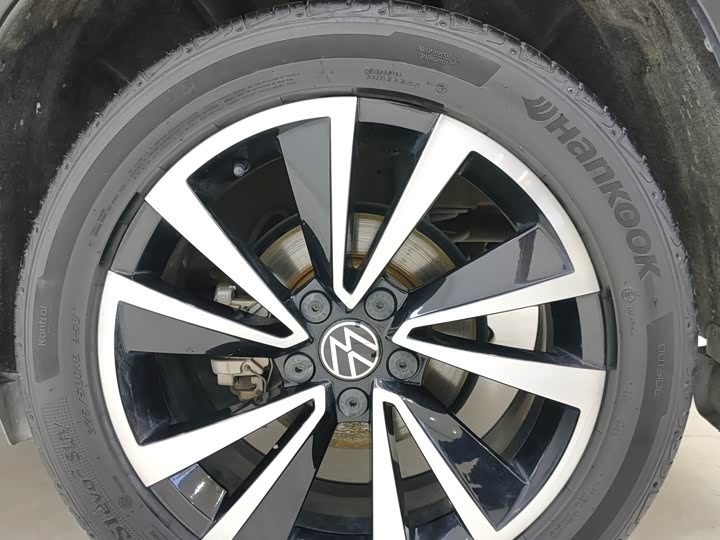 Фото 2 - Volkswagen Tharu