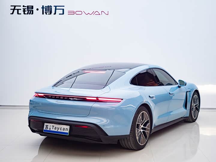 Фото 4 - Porsche Taycan