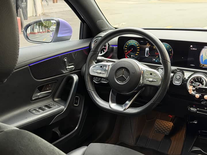 Фото 9 - Mercedes-Benz A-Class