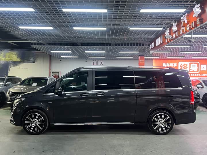 Фото 3 - Mercedes-Benz V-Class