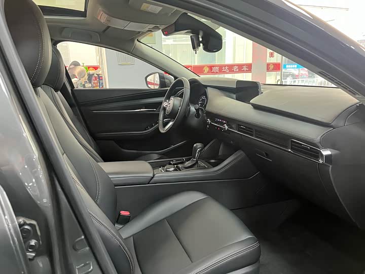 Фото 9 - Mazda 3 (Axela)