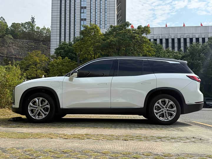 Фото 3 - Nio ES8