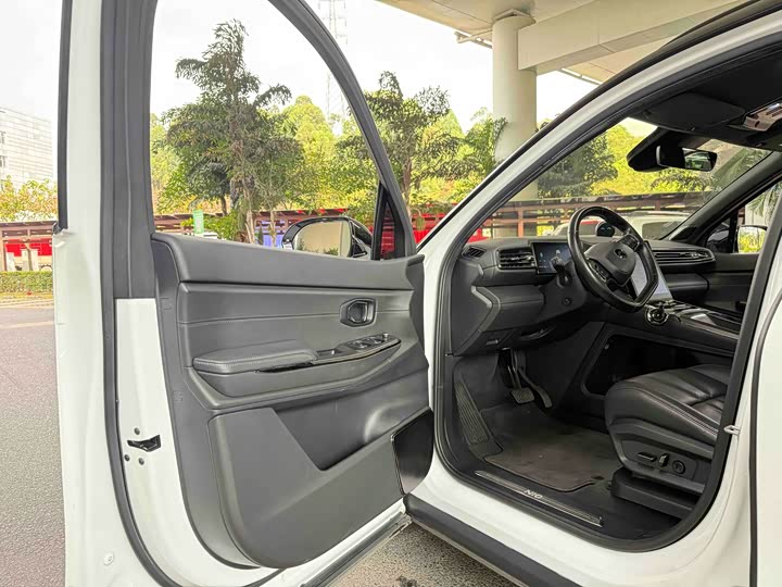 Фото 6 - Nio ES8