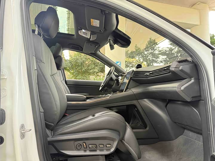 Фото 8 - Nio ES8