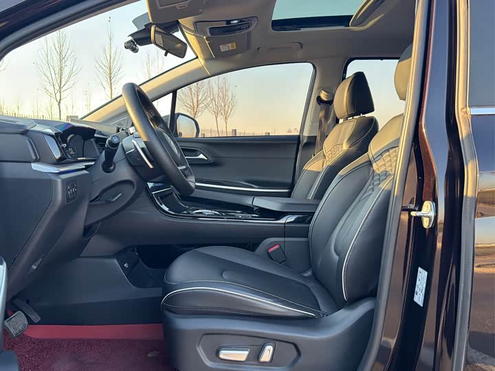 Фото 3 - Hyundai Custo