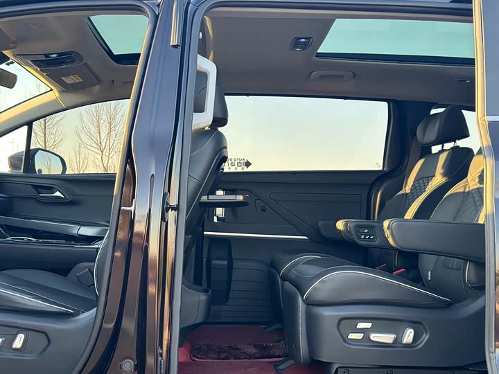 Фото 4 - Hyundai Custo