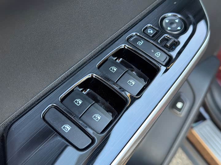 Фото 9 - Hyundai Custo