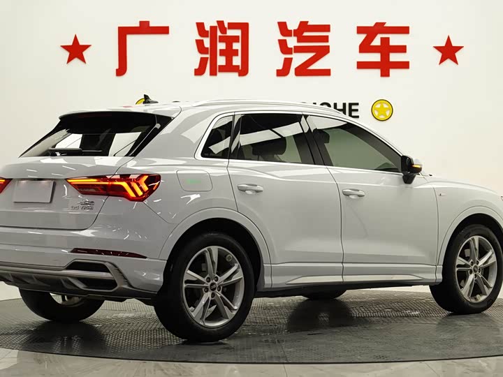 Фото 5 - Audi Q3