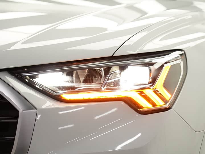 Фото 7 - Audi Q3