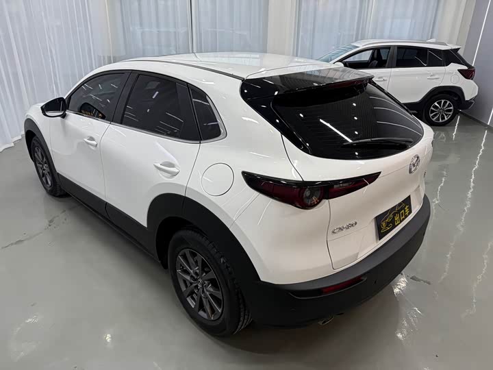 Фото 4 - Mazda CX-30