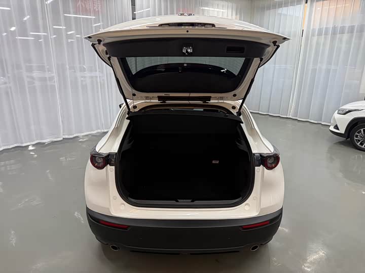 Фото 9 - Mazda CX-30