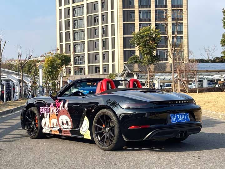 Фото 2 - Porsche 718