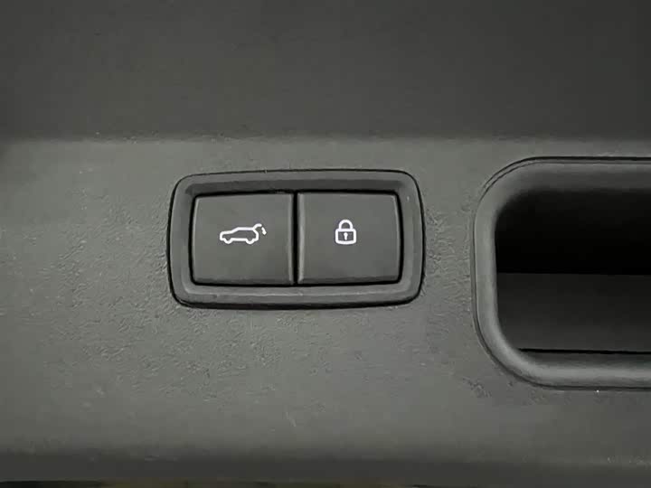 Фото 8 - LiXiang One