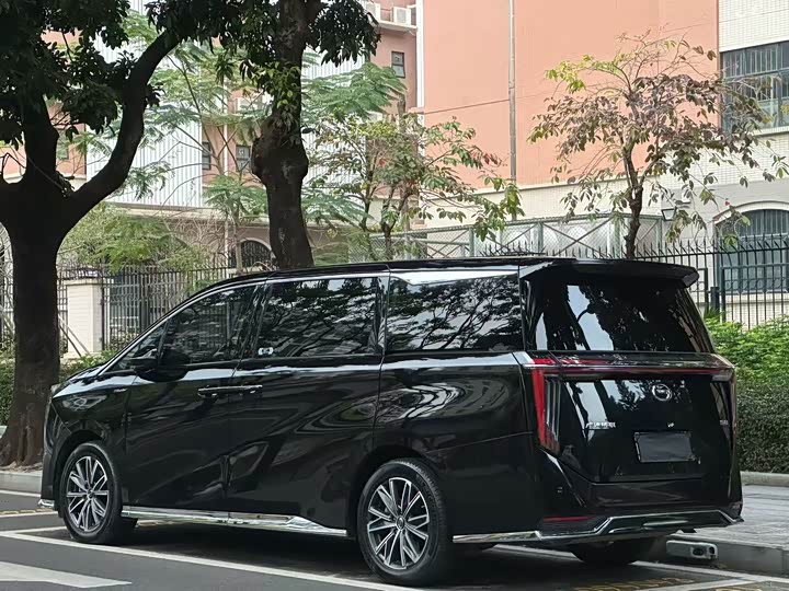 Фото 3 - GAC Trumpchi M8