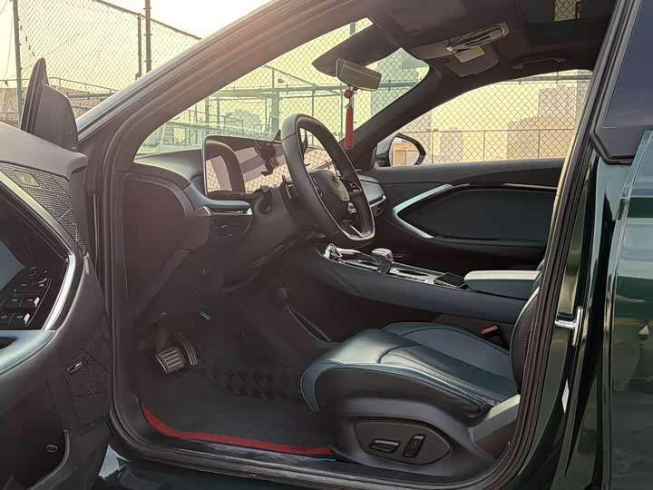 Фото 7 - MG Motor 7