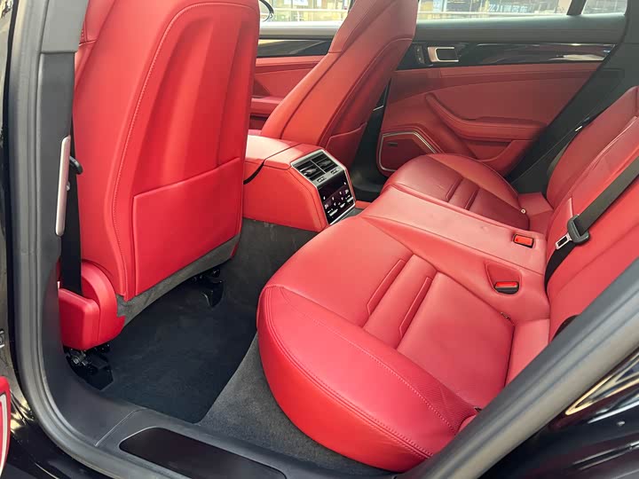 Фото 7 - Porsche Panamera