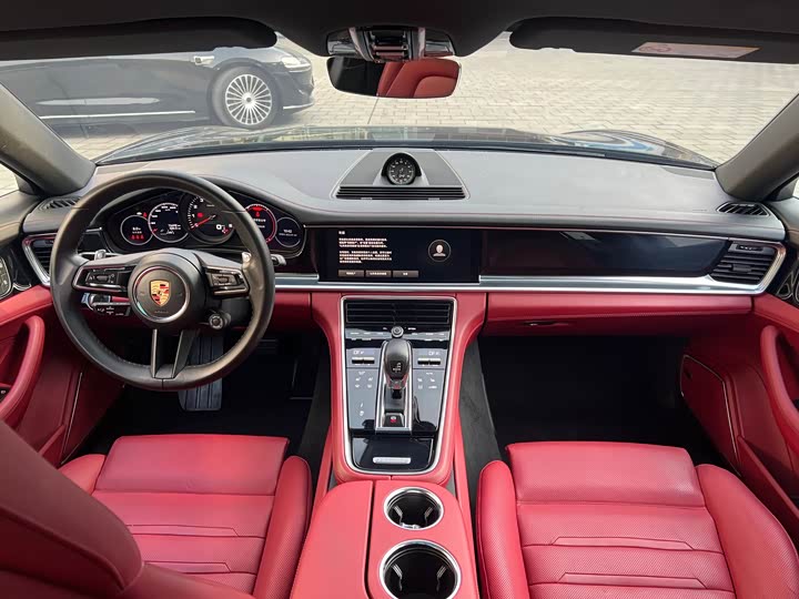 Фото 9 - Porsche Panamera