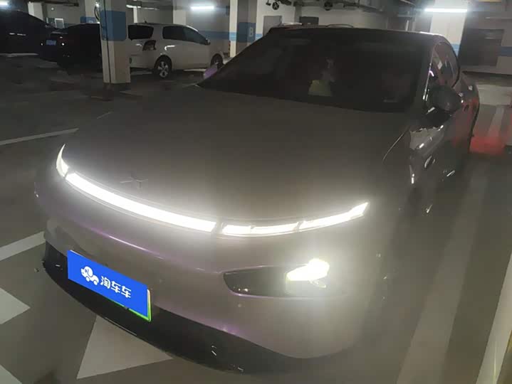 Фото 1 - XPeng P7