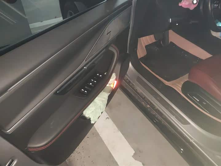 Фото 7 - XPeng P7