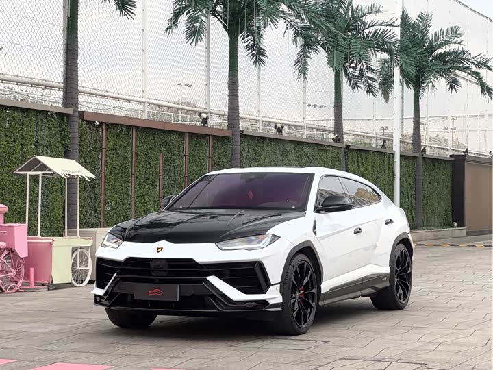Фото 1 - Lamborghini Urus