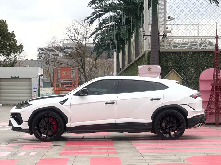 Фото 7 - Lamborghini Urus