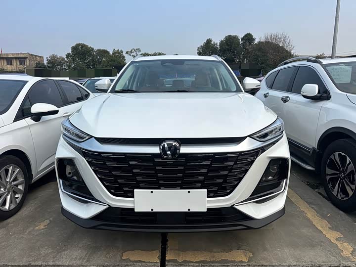 Фото 2 - Changan CS75