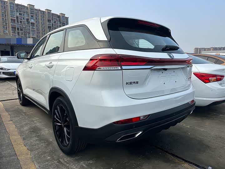 Фото 4 - Changan CS75