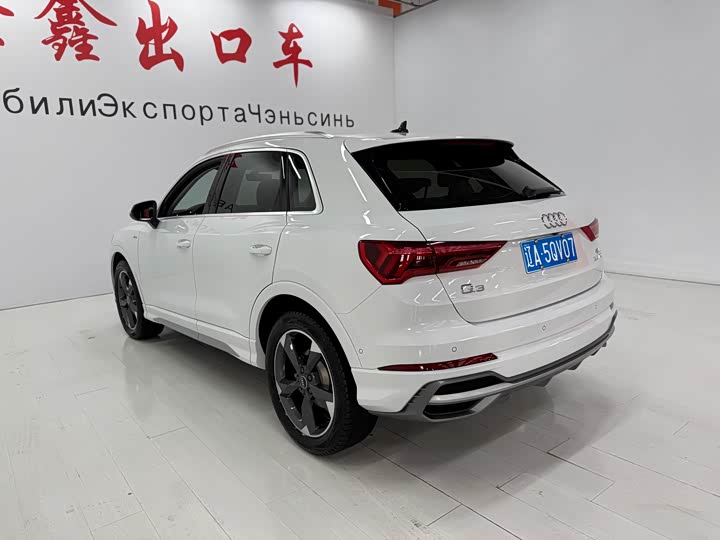 Фото 4 - Audi Q3