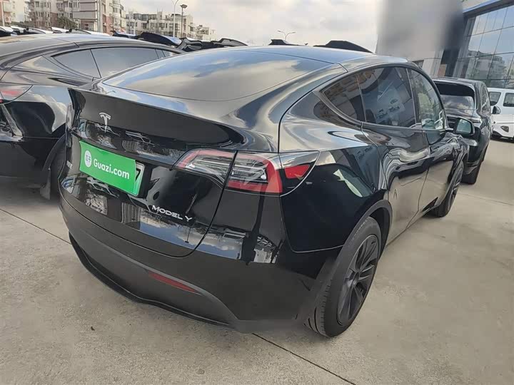 Фото 7 - Tesla Model Y