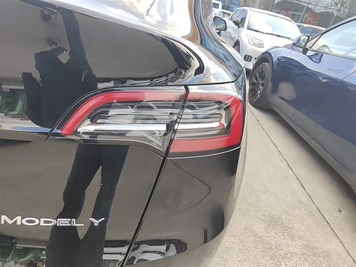 Фото 8 - Tesla Model Y