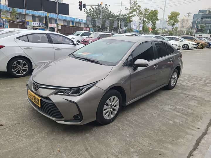 Фото 5 - Toyota Corolla