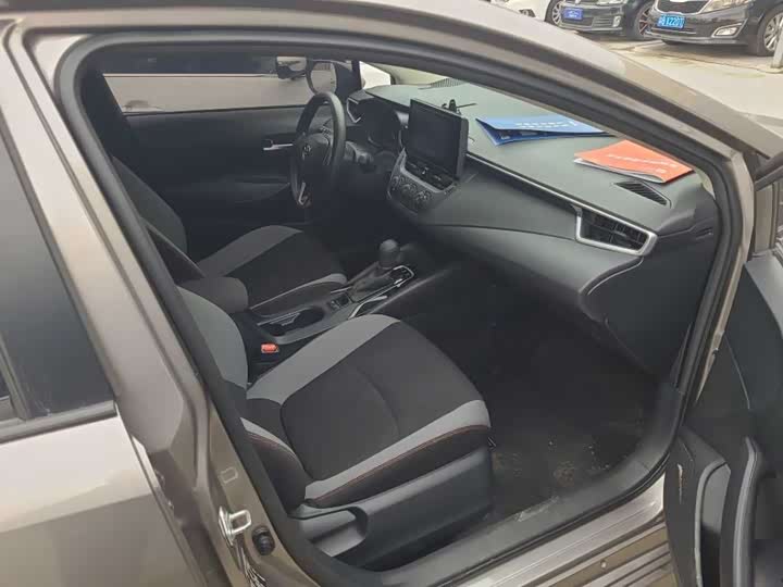 Фото 8 - Toyota Corolla