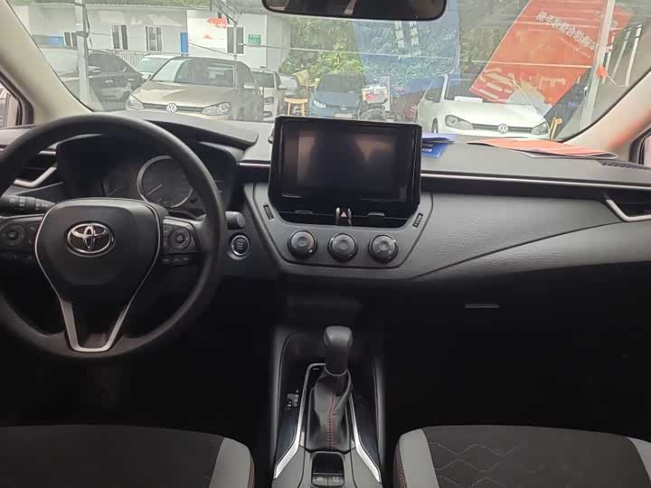 Фото 9 - Toyota Corolla