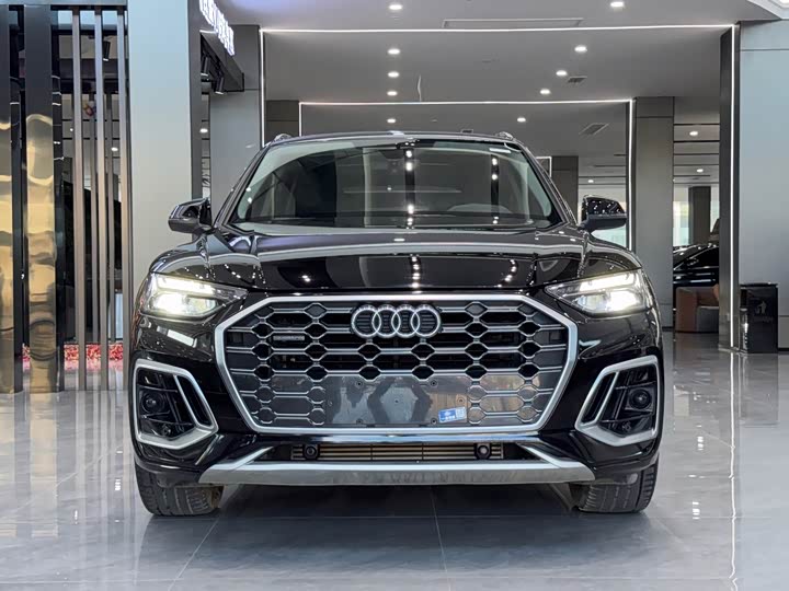 Фото 2 - Audi Q5L