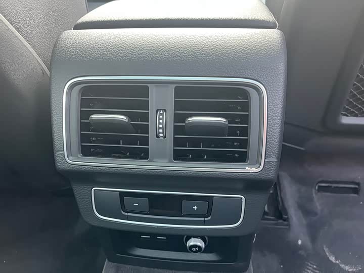 Фото 9 - Audi Q5L