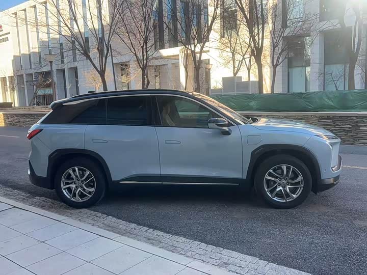 Фото 3 - Nio ES6