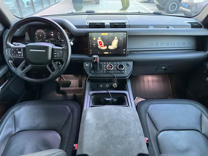 Фото 8 - Land Rover Defender