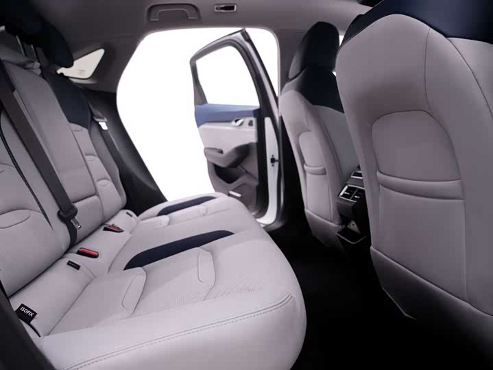 Фото 7 - Geely Preface