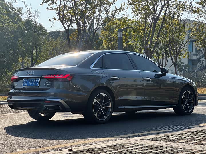 Фото 6 - Audi A4L