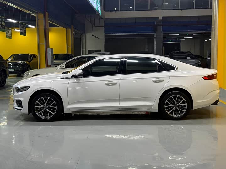 Фото 4 - Geely Preface