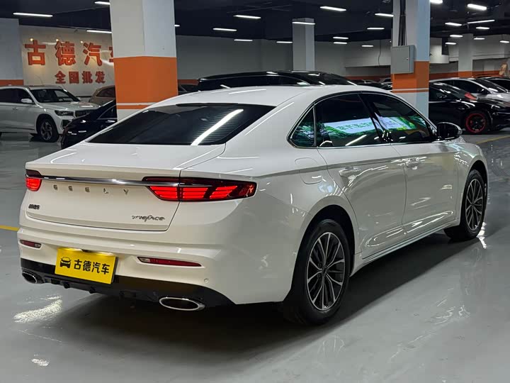 Фото 7 - Geely Preface