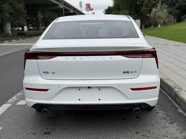 Фото 8 - Bestune B70