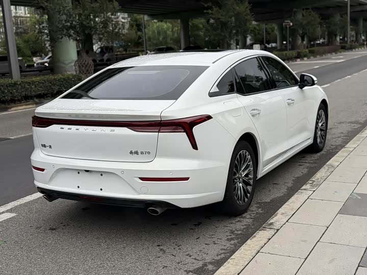 Фото 9 - Bestune B70