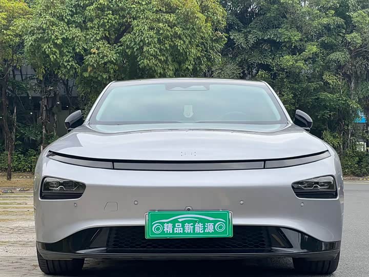 Фото 2 - XPeng P7