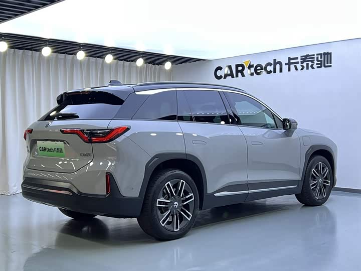 Фото 3 - Nio ES6